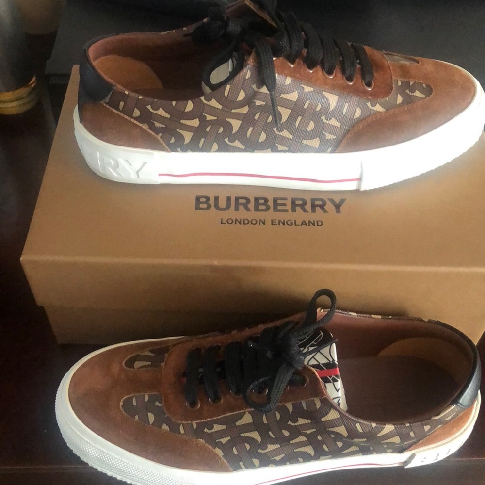 Burberry sneakers